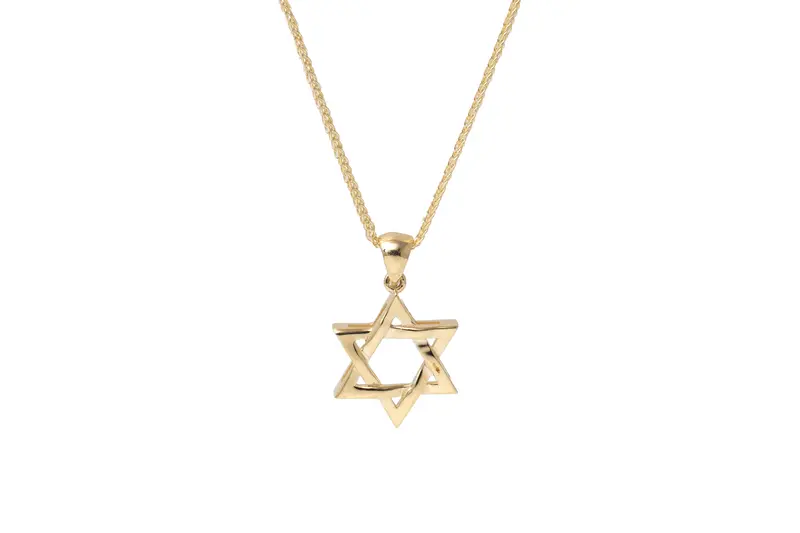 14K Gold Star Pendant With Intricate Woven Detailing And Adjustable Chain 1