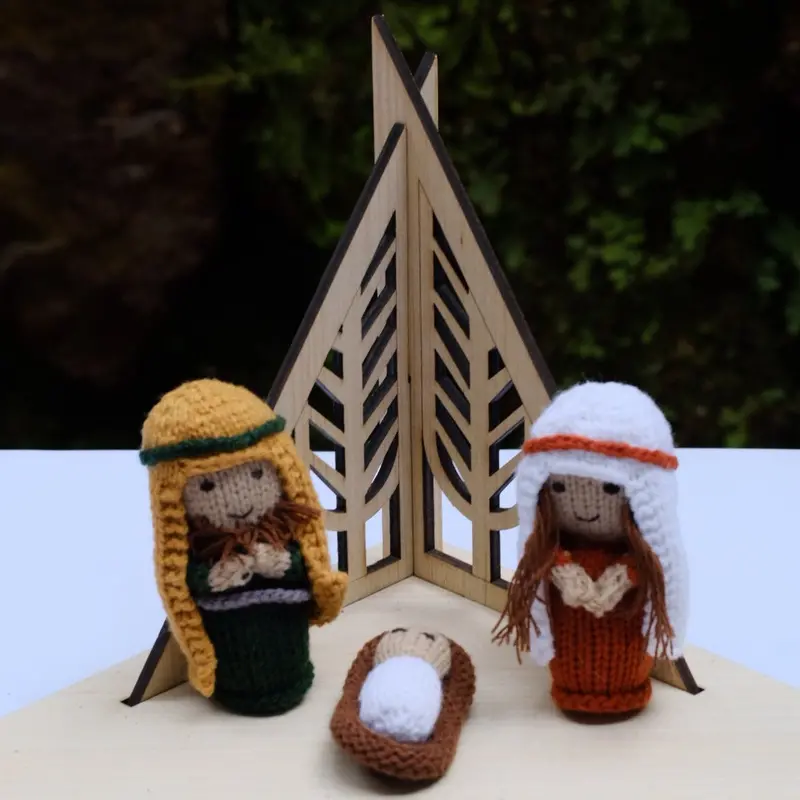 Mini Nativity Set Featuring Traditional Belen Scene – Handcrafted Holiday Display 1